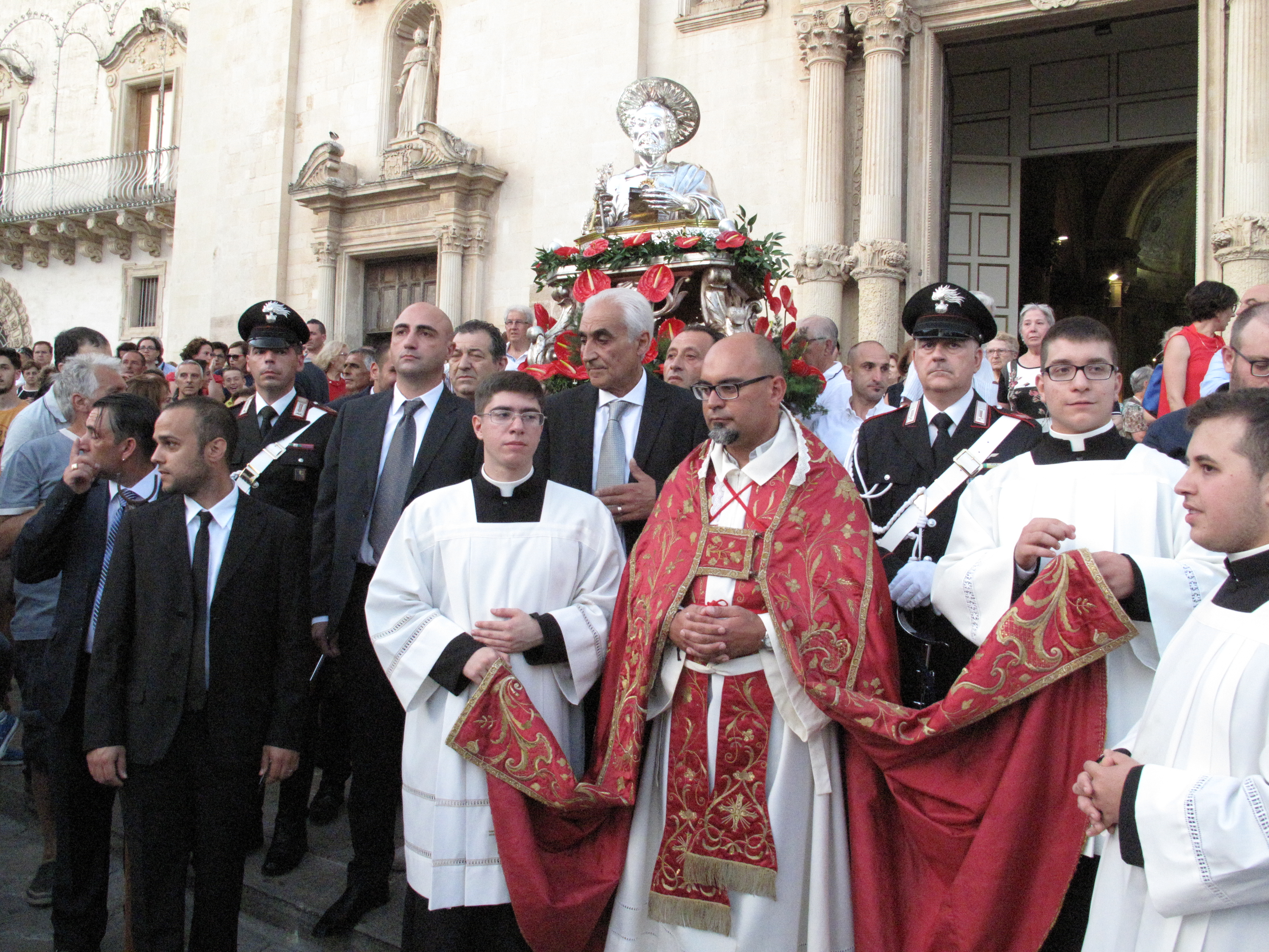 Don Antonio Santoro su Rai 2 per parlare di tarantismo