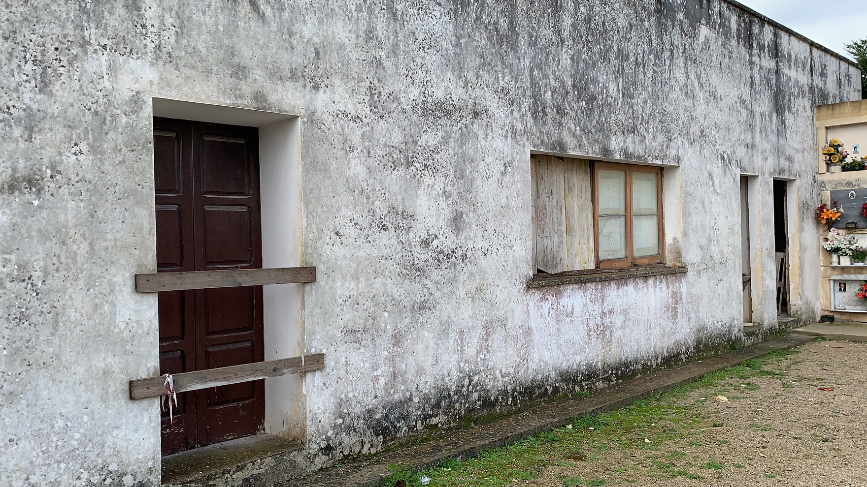 "Città d'arte e del pasticciotto ma con uno dei suoi cimiteri in stato di abbandono" "Città d'arte e del pasticciotto ma con uno dei suoi cimiteri in stato di abbandono"