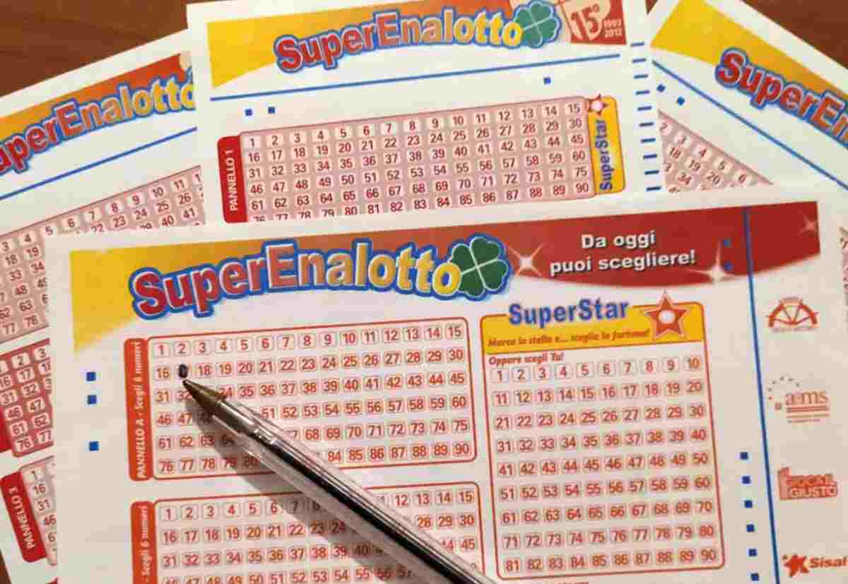 Superenalotto, centrato ad Aradeo un "5" da ventimila euro Superenalotto, centrato ad Aradeo un "5" da ventimila euro