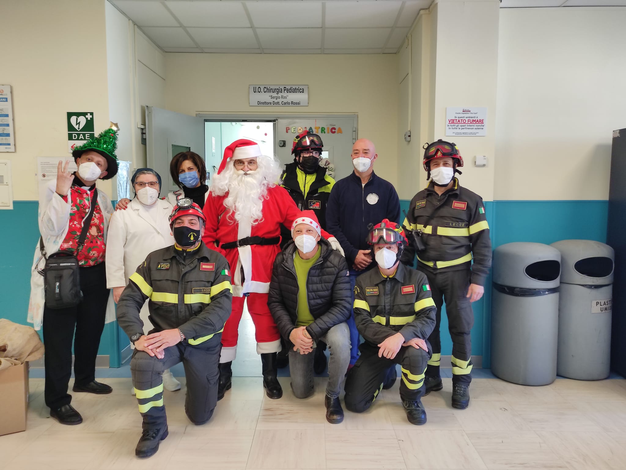 Babbo Natale arriva sul tetto di Pediatria del Fazzi