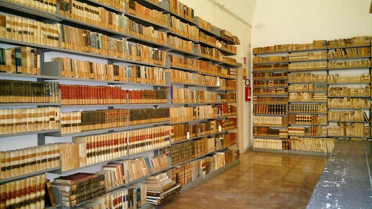 Libri per la Biblioteca comunale. "Perché scegliere fornitori esterni a Galatina?" Libri per la Biblioteca comunale. "Perché scegliere fornitori esterni a Galatina?"