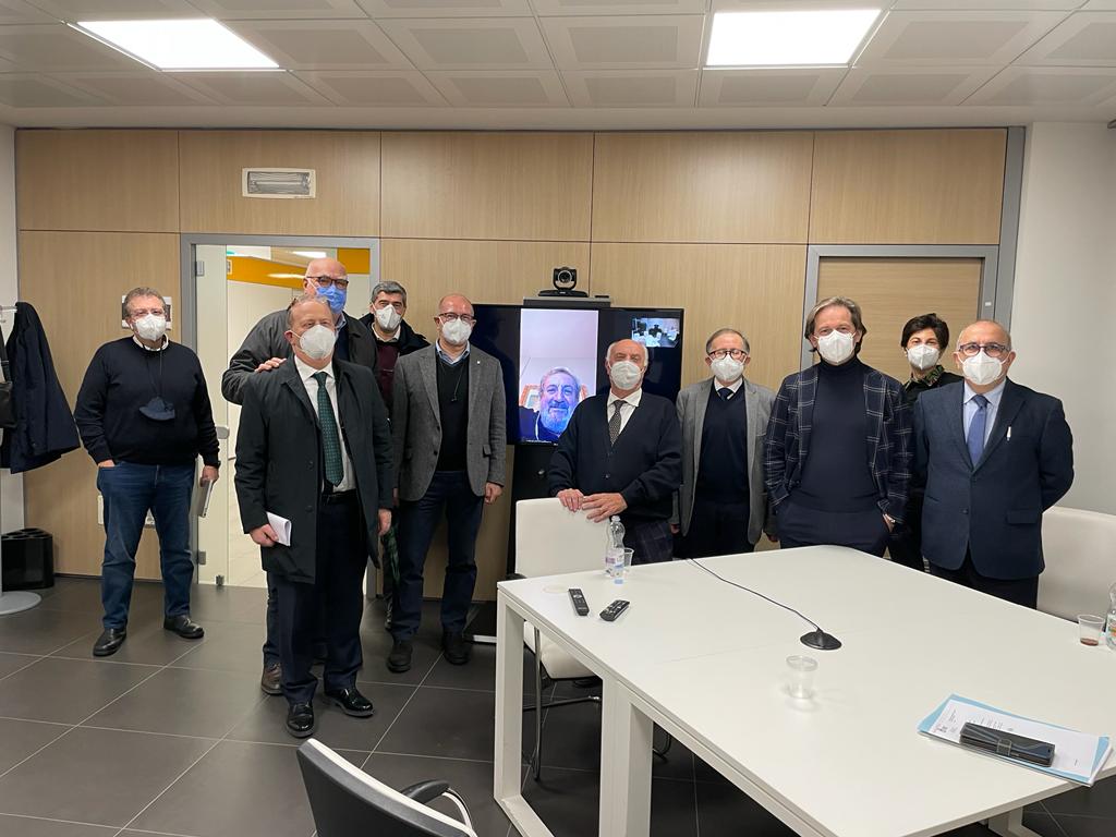 COVID-19. I sintomatici e positivi devono rivolgersi al medico di famiglia COVID-19. I sintomatici e positivi devono rivolgersi al medico di famiglia