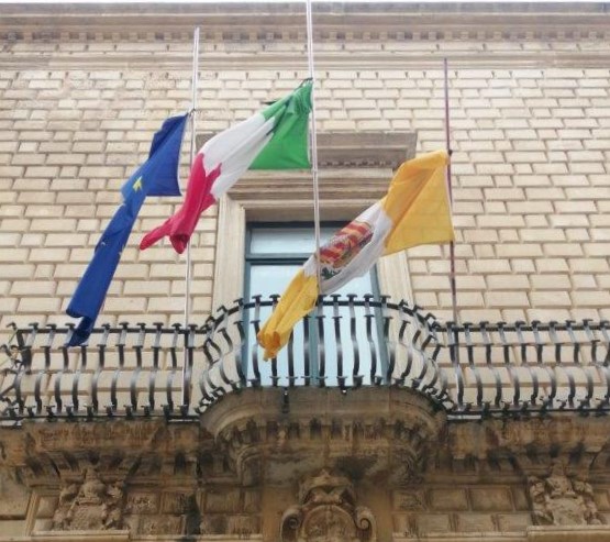 In Provincia bandiere a mezz'asta per la scomparsa di David Sassoli