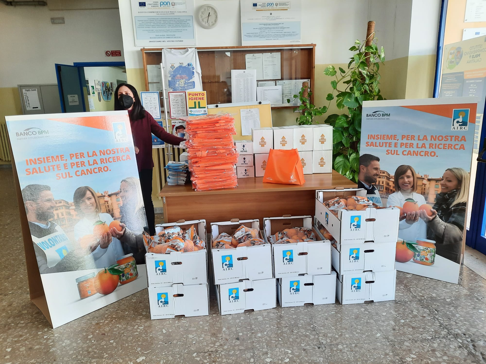 Arance e miele: il Polo 3 di Galatina &quot;raccoglie&quot; con entusiasmo l'appello dell'Associazione Italiana Ricerca sul Cancro