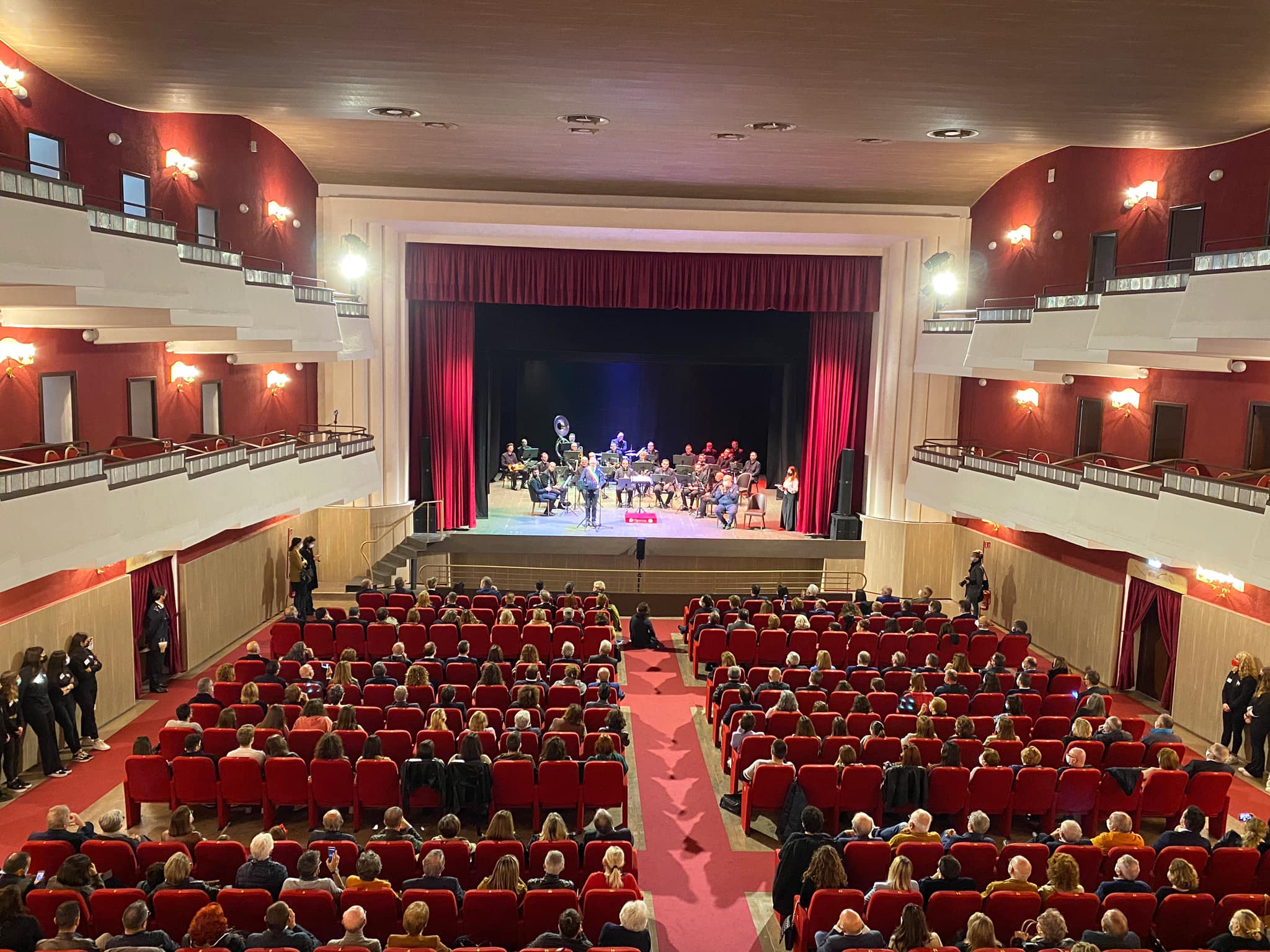 Al 'Cavallino Bianco' torna il grande teatro