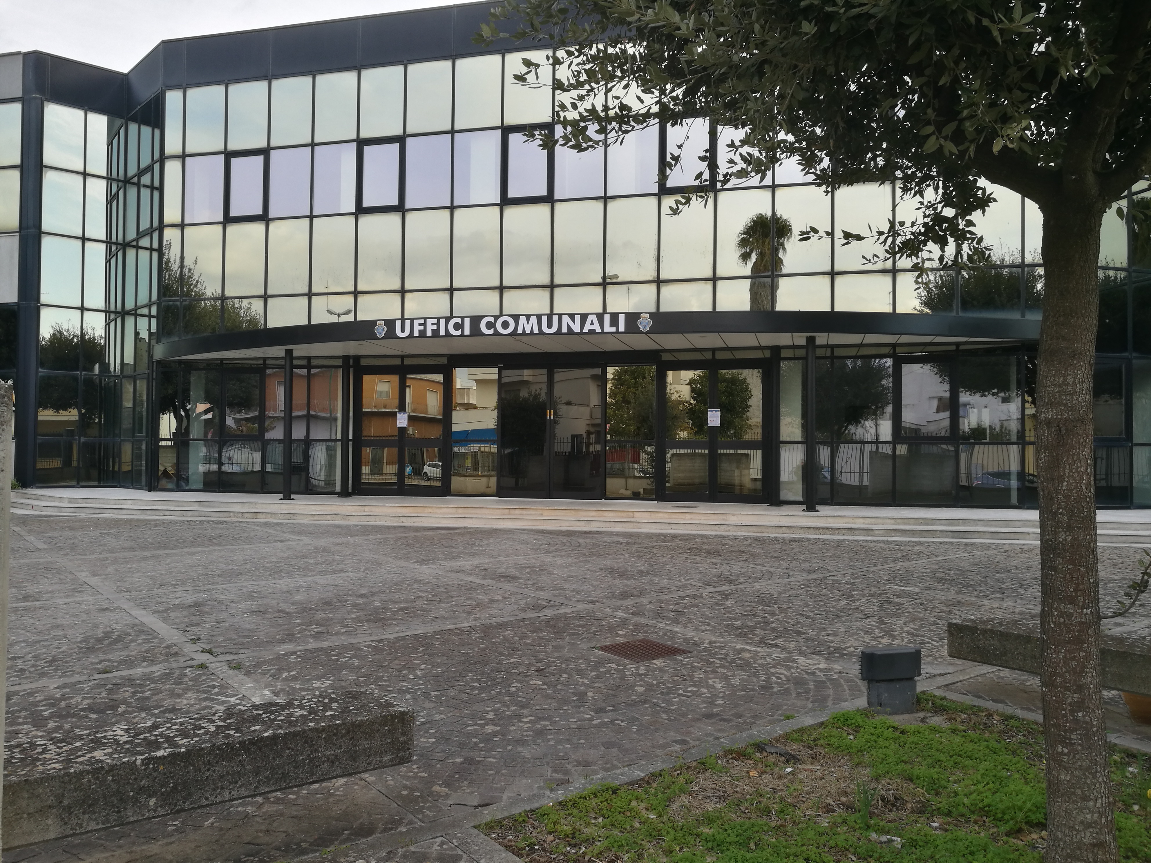 Si inaugura la nuova sede degli Uffici Comunali Si inaugura la nuova sede degli Uffici Comunali