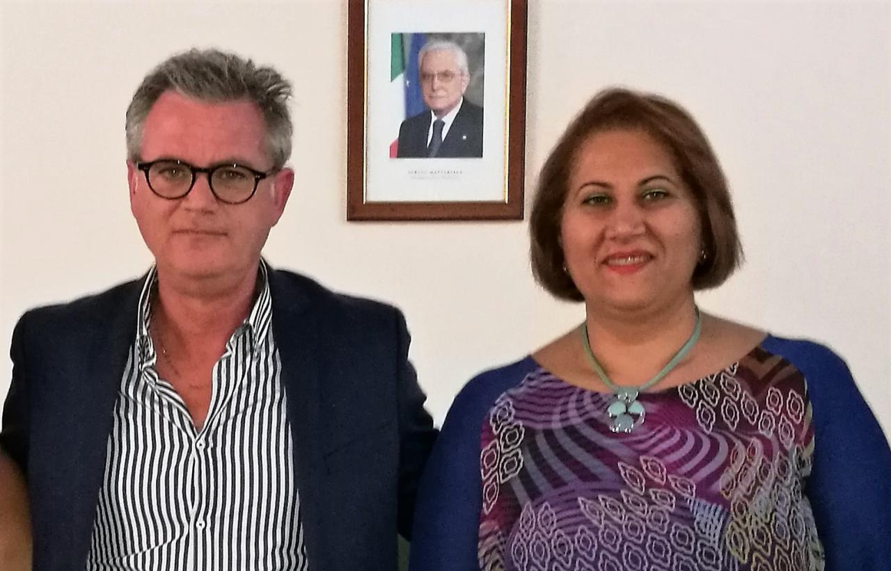 &quot;Con Amante&quot;