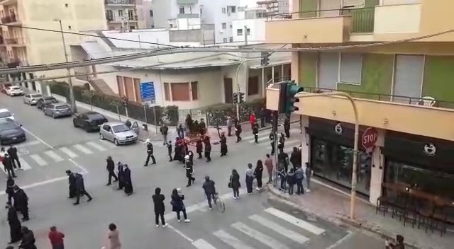 Dopo due anni l'Addolorata e il Cristo morto sono tornati a percorrere le vie di Galatina