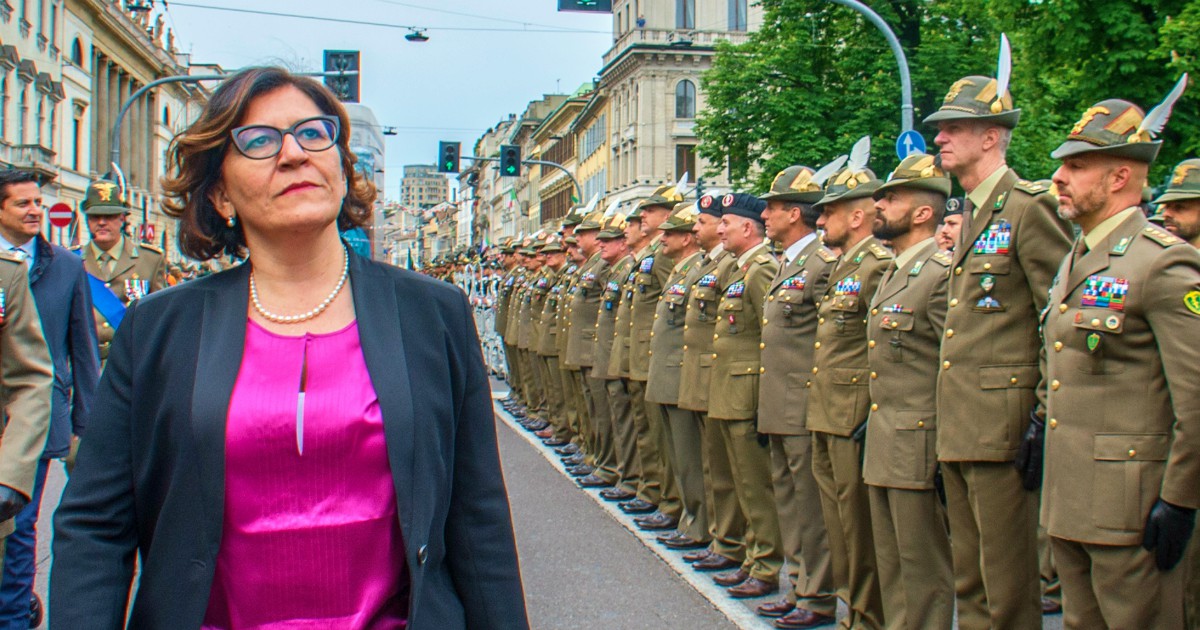 “E.T. Un’extraterrestre alla Difesa”, Elisabetta Trenta a Galatina