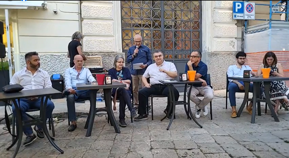 &quot;Non dobbiamo cedere ad alcun tipo di vessazione da parte di qualche politicante senza scrupoli e coscienza&quot;