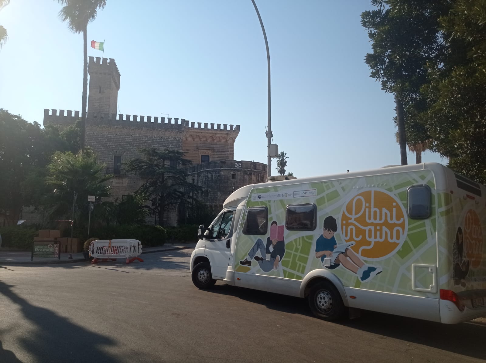 A Galatina l’ApeBiblioCamper di LibrInGiro 