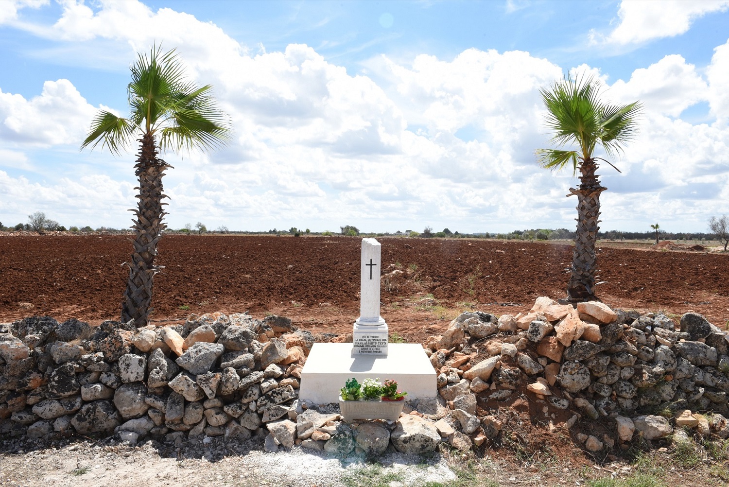 Scoperta la stele commemorativa del tenente Alberto Testa appena restaurata a Galatina