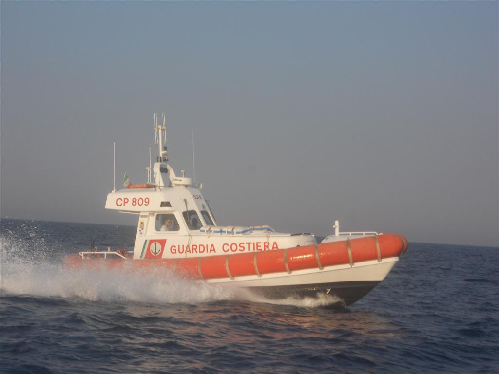 Paura a due miglia da Otranto, va a fuoco un '15 metri'. Salvati dalla Guardia Costiera gli 11 naviganti Paura a due miglia da Otranto, va a fuoco un '15 metri'. Salvati dalla Guardia Costiera gli 11 naviganti