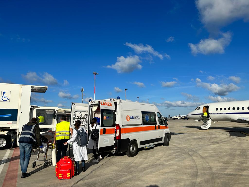 Volo dell'Aeronautica Militare da Brindisi a Bologna per trasportare ventunenne leccese in pericolo di vita 