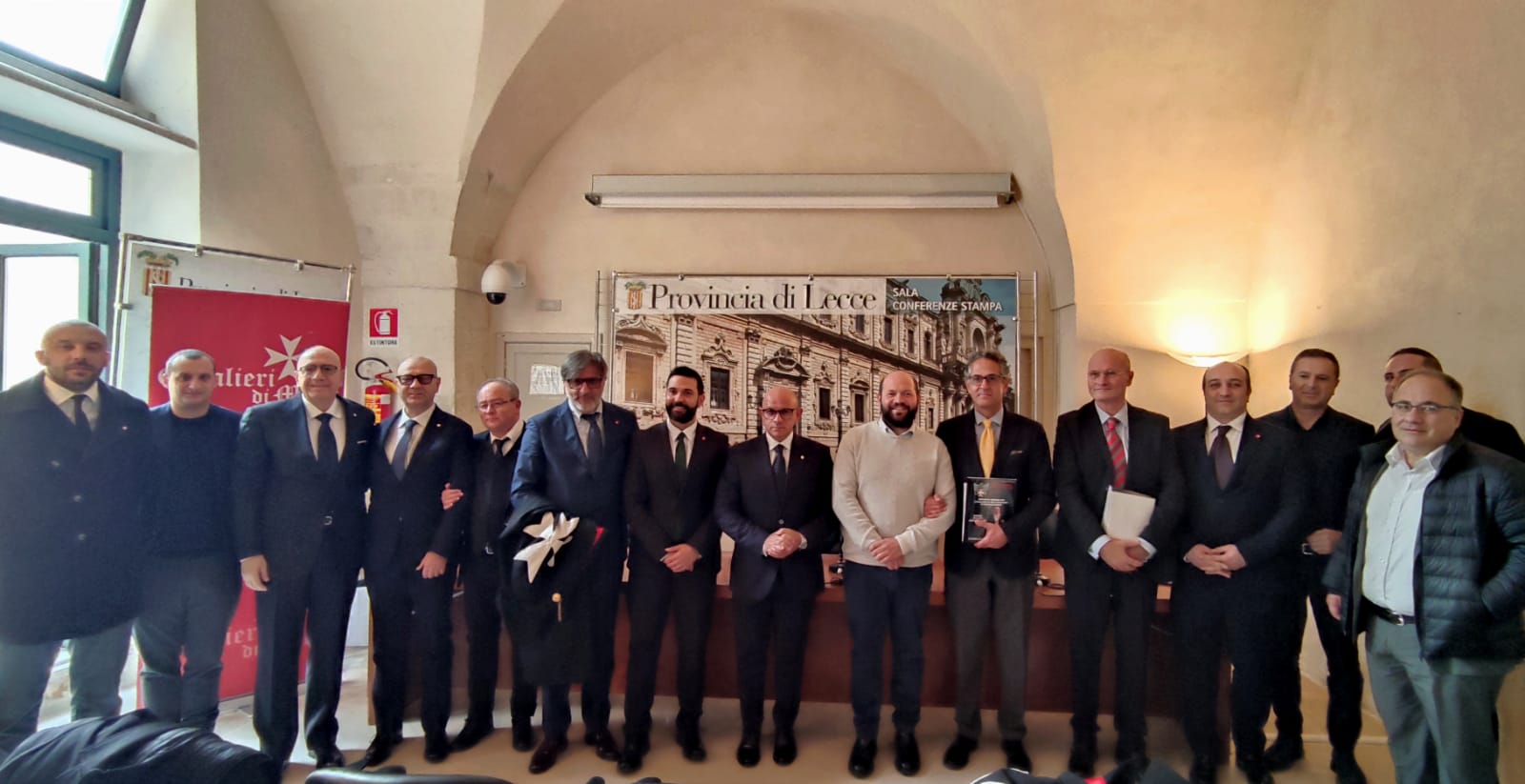 I Cavalieri di Malta donano 60 pedane di presidi anti-covid agli ospedali salentini fra cui Galatina