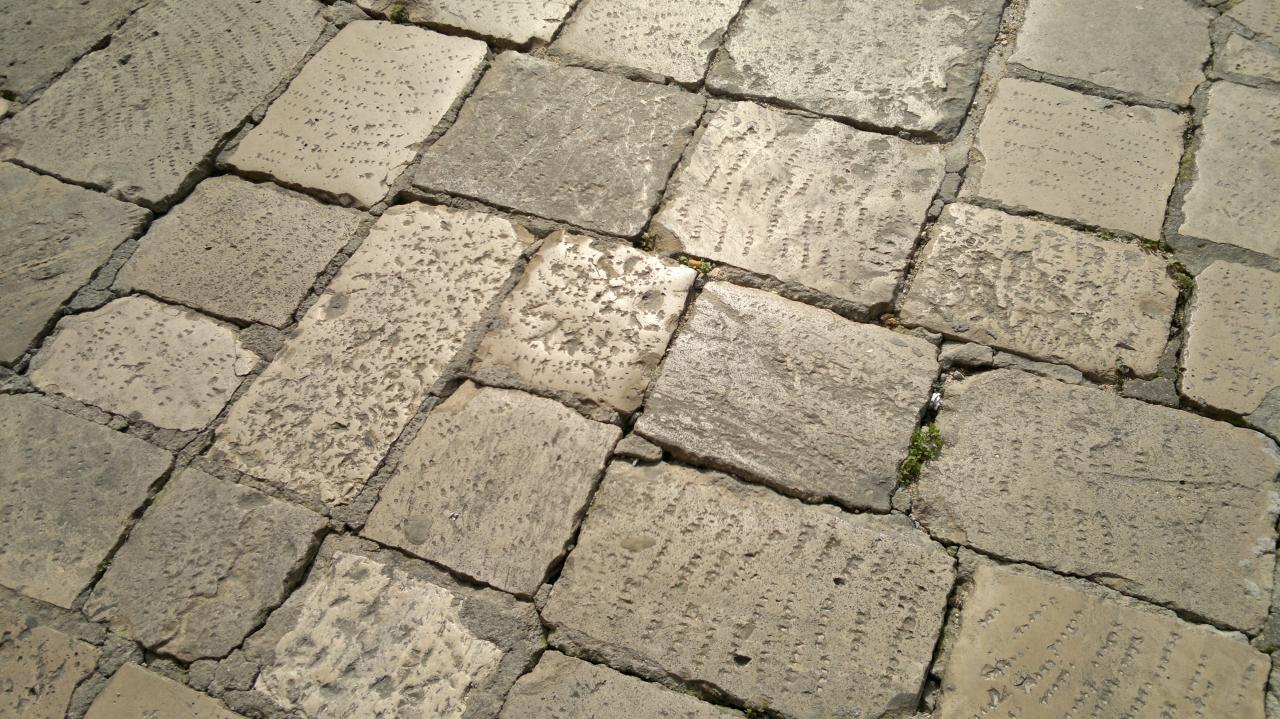 'Il basolato fece di Galatina una città, oggi è la sua vergogna'