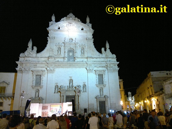 Musica fino all'1 di notte per salvare la movida galatinese Musica fino all'1 di notte per salvare la movida galatinese