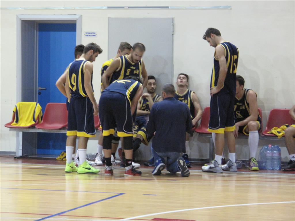 Indietro nella preparazione, la Magic Basket Galatina sconfitta in casa da Calimera