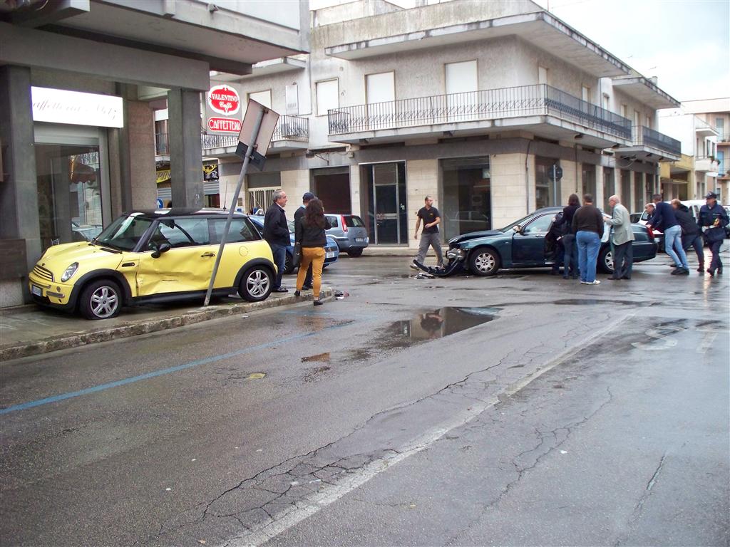 Ennesimo incidente fra via Liguria e via Marche, nessun ferito ma tanta paura