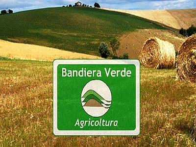 La 'Bandiera Verde Agricoltura' al comune di Melpignano La 'Bandiera Verde Agricoltura' al comune di Melpignano