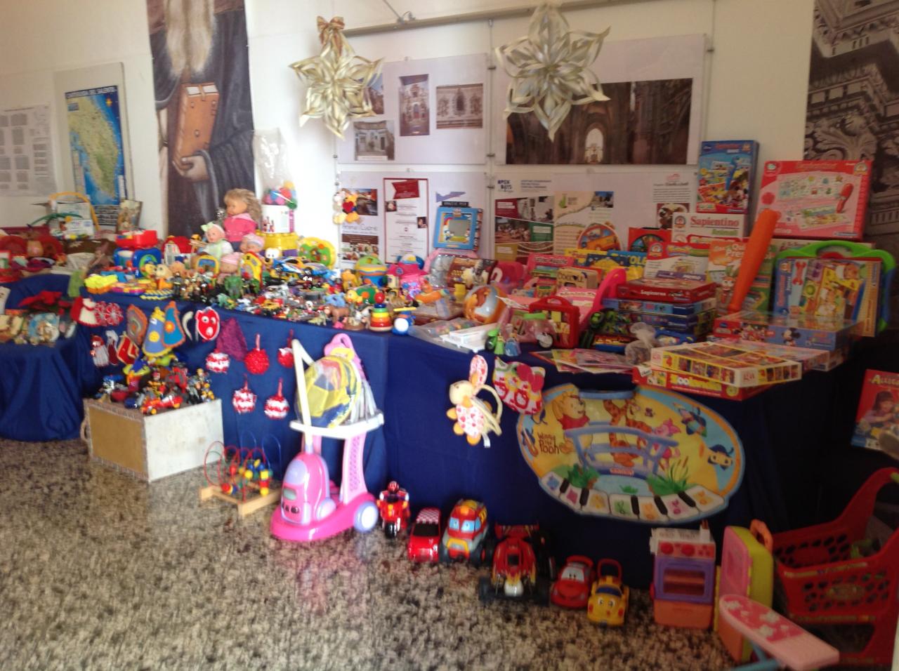 Ri-Giocami, il mercatino di beneficenza del Polo 1 di Galatina