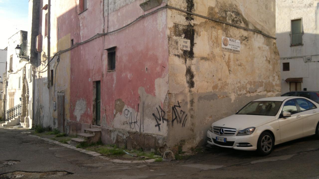 U Nunnu Pippi Cuja e nui de 'rretu allu Rattulu U Nunnu Pippi Cuja e nui de 'rretu allu Rattulu