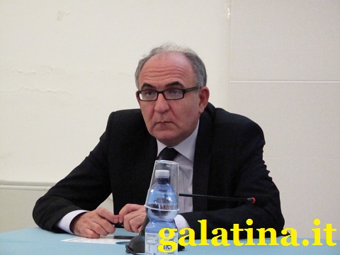 "Galatina deve avere il tempo di guardare le carte". La Pantacom potrà ripresentare nel 2013 la domanda per l'insediamento commerciale in Contrada Cascioni "Galatina deve avere il tempo di guardare le carte". La Pantacom potrà ripresentare nel 2013 la domanda per l'insediamento commerciale in Contrada Cascioni