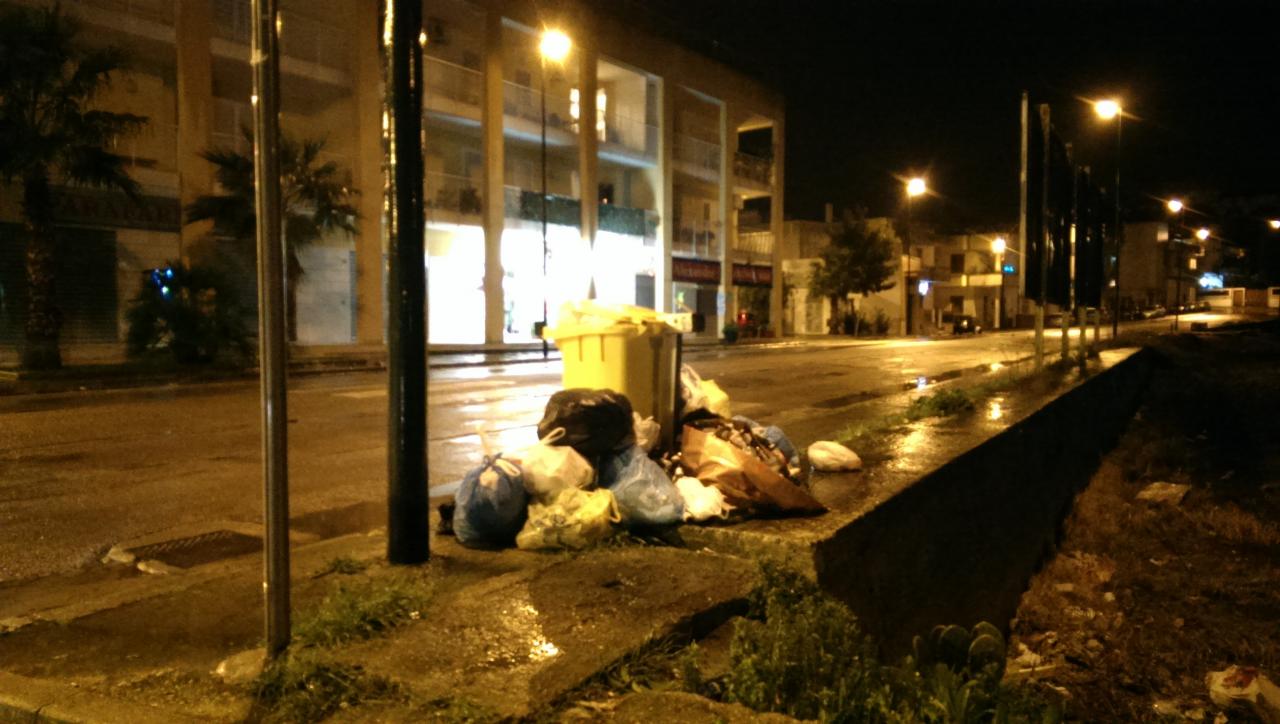 Pesanti multe a due galatinesi sorpresi ad abbandonare i rifiuti in campagna ed in città