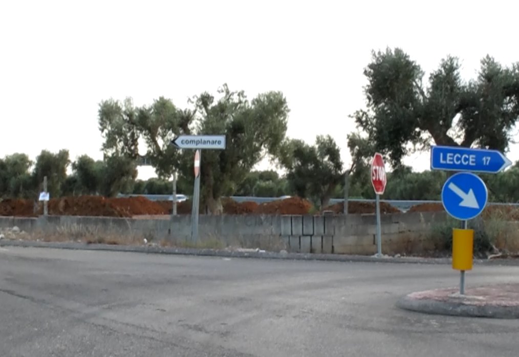 Prima rapinano il distributore di metano di Collemeto e poi con l'auto rubata danno l'assalto ad una stazione di servizio di Noha Prima rapinano il distributore di metano di Collemeto e poi con l'auto rubata danno l'assalto ad una stazione di servizio di Noha
