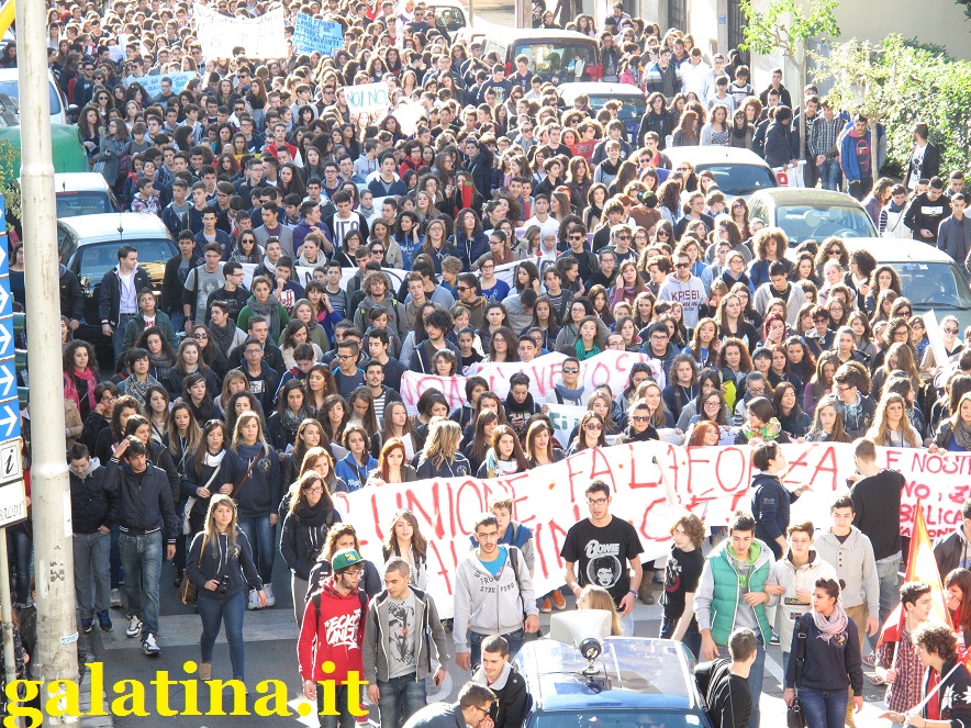 La Puglia istituisce l'anagrafe regionale degli studenti La Puglia istituisce l'anagrafe regionale degli studenti