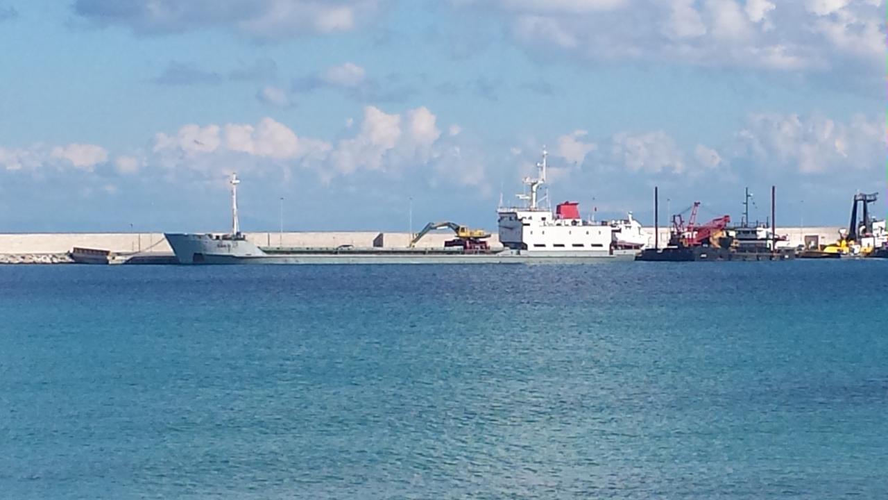 Una nave albanese bloccata nel porto di Otranto, non era in regola con le norme marittime Una nave albanese bloccata nel porto di Otranto, non era in regola con le norme marittime
