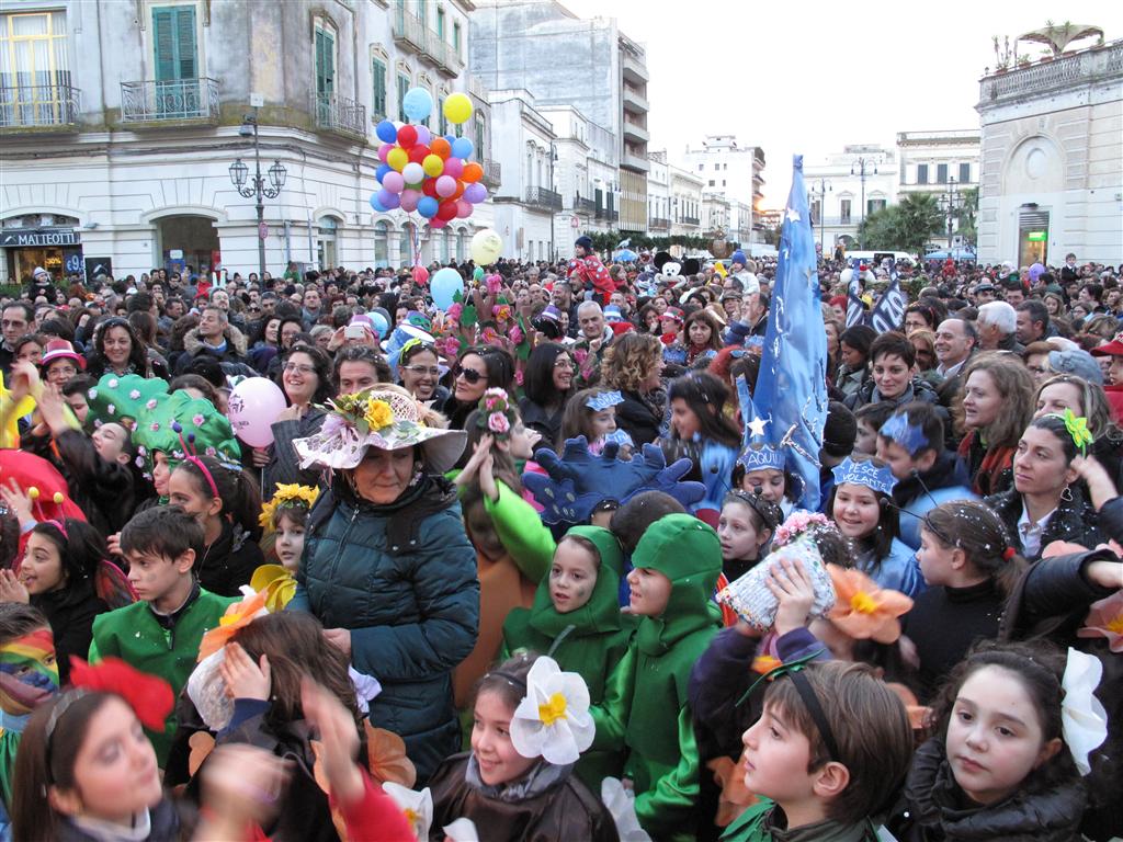 Ottomila persone in piazza per il ritorno del Carnevale Galatinese
