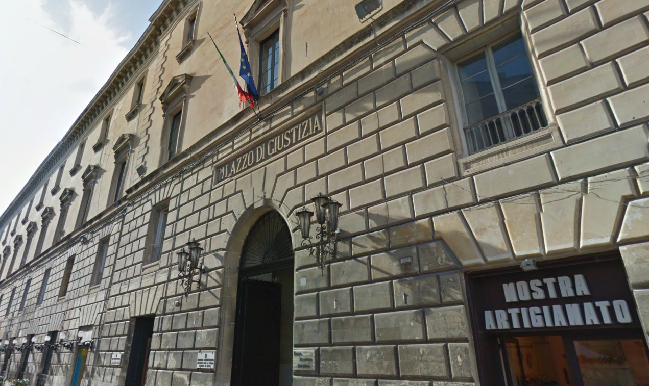 La Regione approva il PRG e boccia la variante di uguale contenuto. Il TAR di Lecce annulla il provvedimento La Regione approva il PRG e boccia la variante di uguale contenuto. Il TAR di Lecce annulla il provvedimento