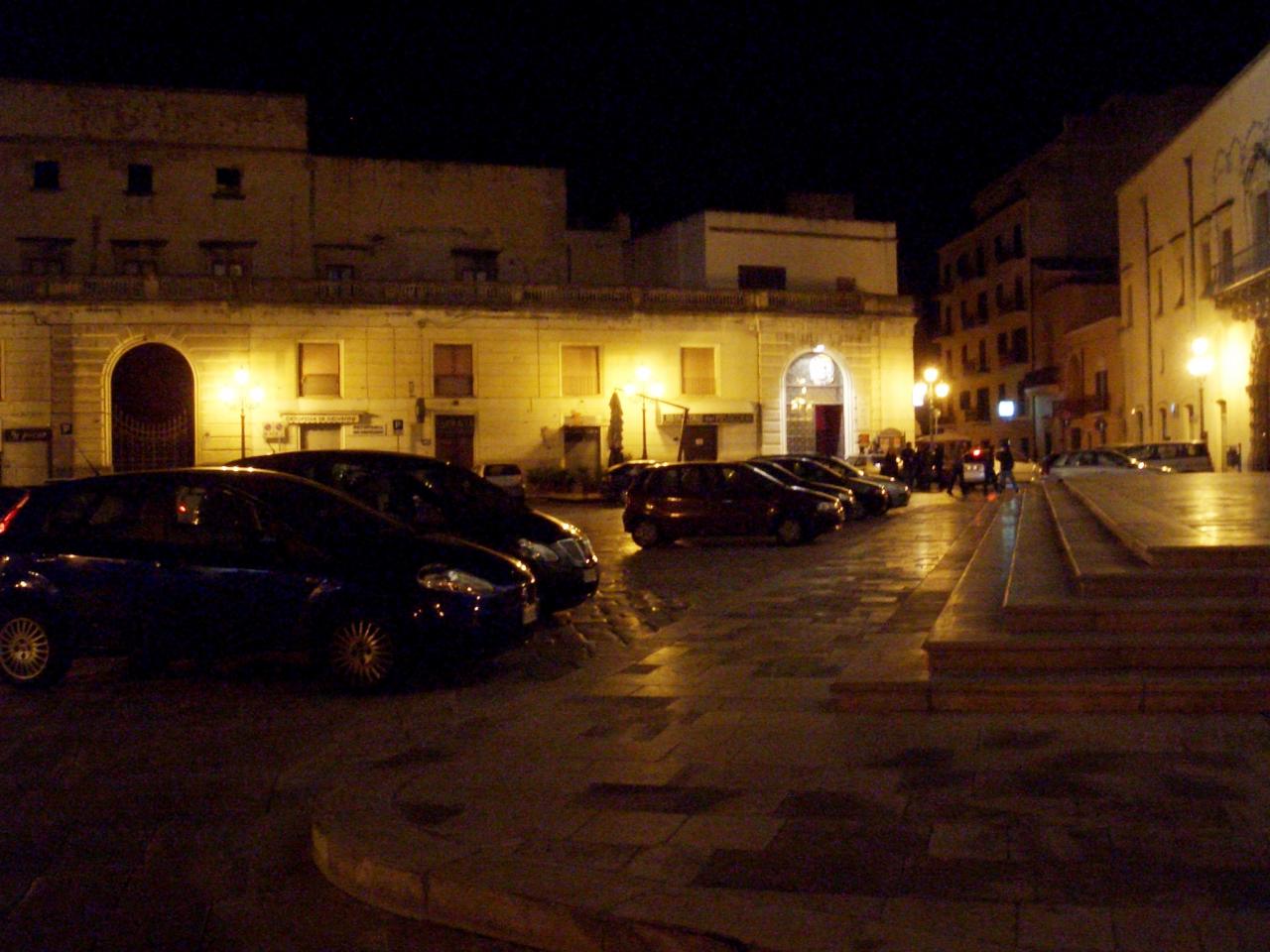 "Dove andiamo per il picnic?" Sul sagrato della Chiesa Madre a Galatina