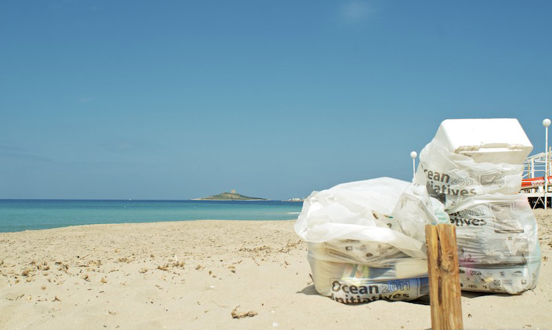&quot;Oggi puliamo le spiagge del Salento!&quot;