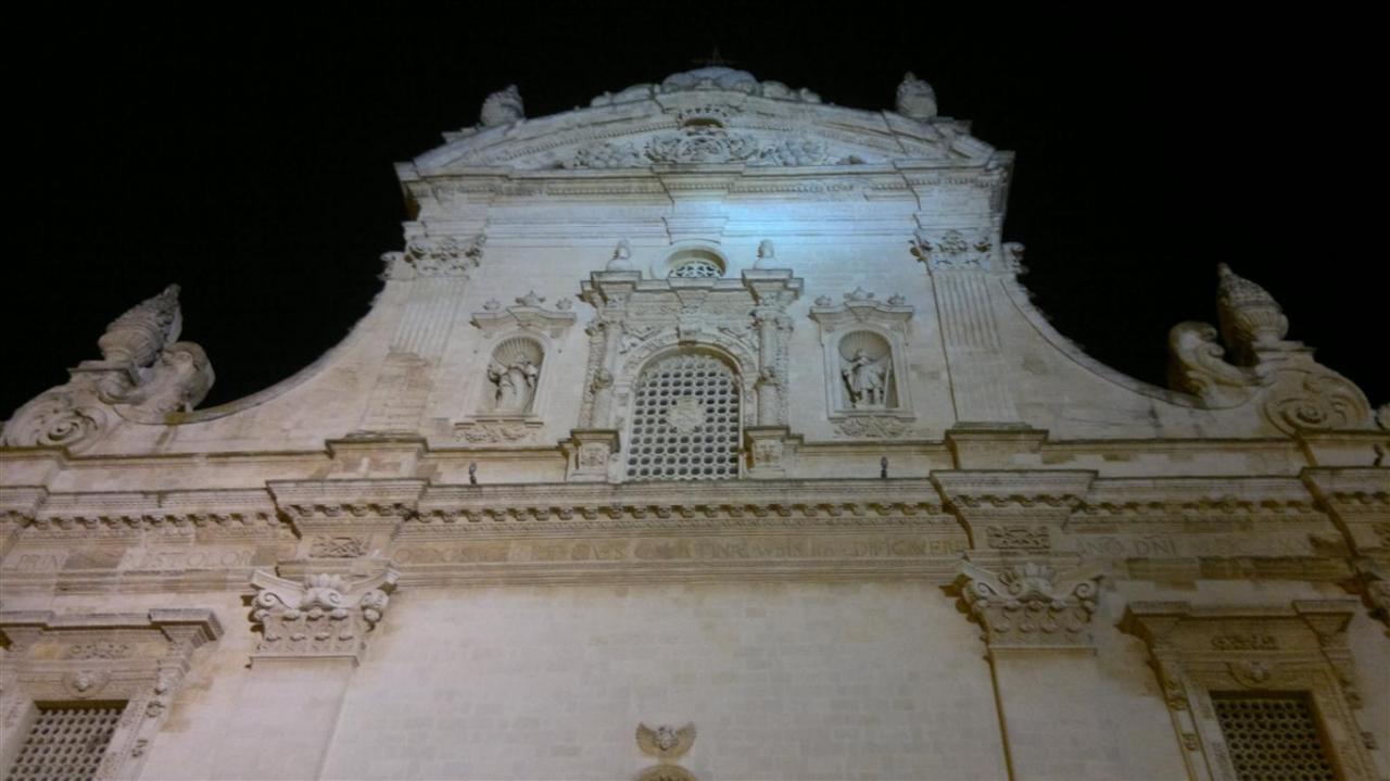 Un commissario ad acta farà rimuovere gazebo e cassonetti da Piazza San Pietro a Galatina? Un commissario ad acta farà rimuovere gazebo e cassonetti da Piazza San Pietro a Galatina?