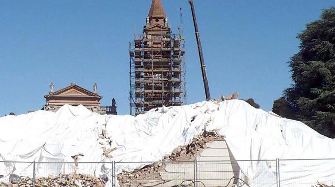 Dai salvadanai dei commercianti galatinesi 3000€ per l'Emilia terremotata Dai salvadanai dei commercianti galatinesi 3000€ per l'Emilia terremotata