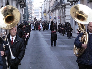 La 'Chiamata della Madonna' e la processione del sabato santo a Galatina si faranno anche in caso di pioggia La 'Chiamata della Madonna' e la processione del sabato santo a Galatina si faranno anche in caso di pioggia