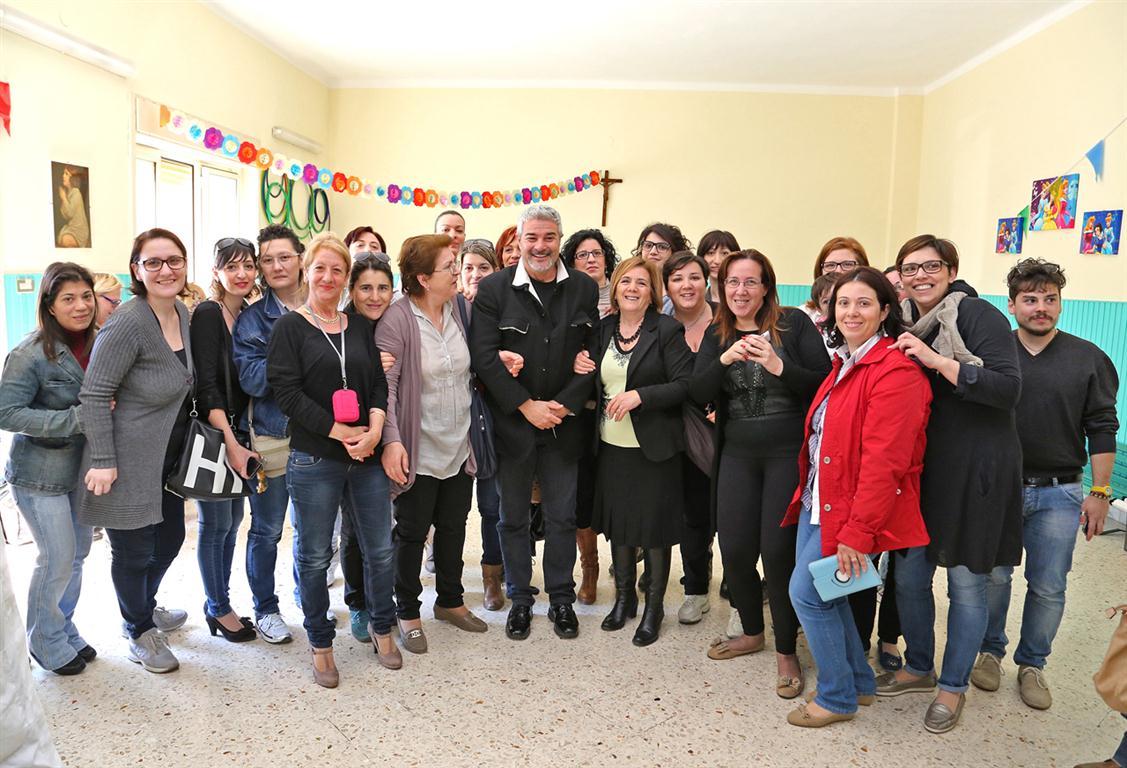 Pino Insegno e Marco Frisina in visita alla 'Maria Gloria Vallone'