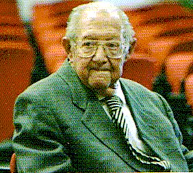 &quot;Come si fa ad autorizzarla a Galatina se ortopedia non c'è nemmeno a Lecce?&quot; La biografia di Domenico Galluccio