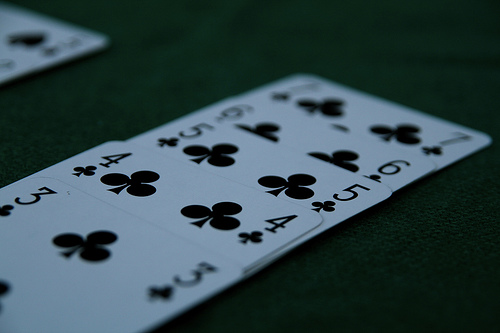 A volte giocare a carte...fa bene A volte giocare a carte...fa bene