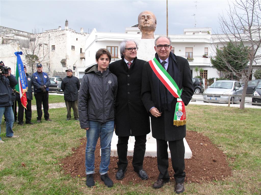 Inaugurato il monumento ad Aldo Vallone