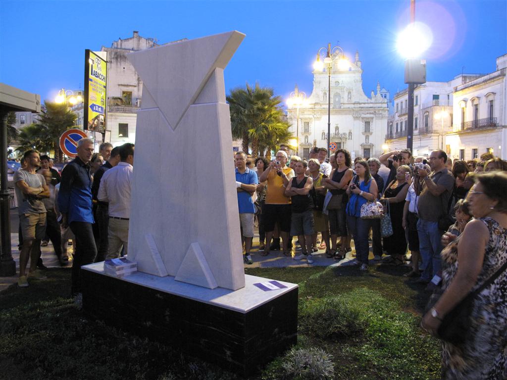 &quot;Per la nuova Galatina una civetta incastro di triangoli&quot;