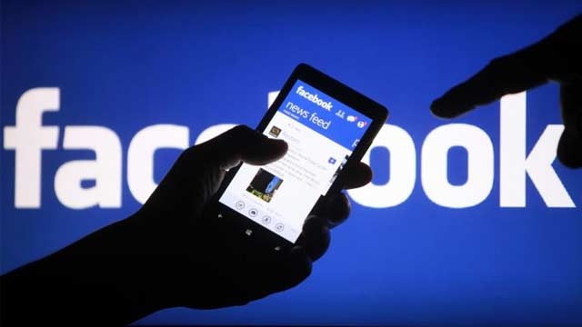 È reato scrivere apprezzamenti sessuali su facebook È reato scrivere apprezzamenti sessuali su facebook