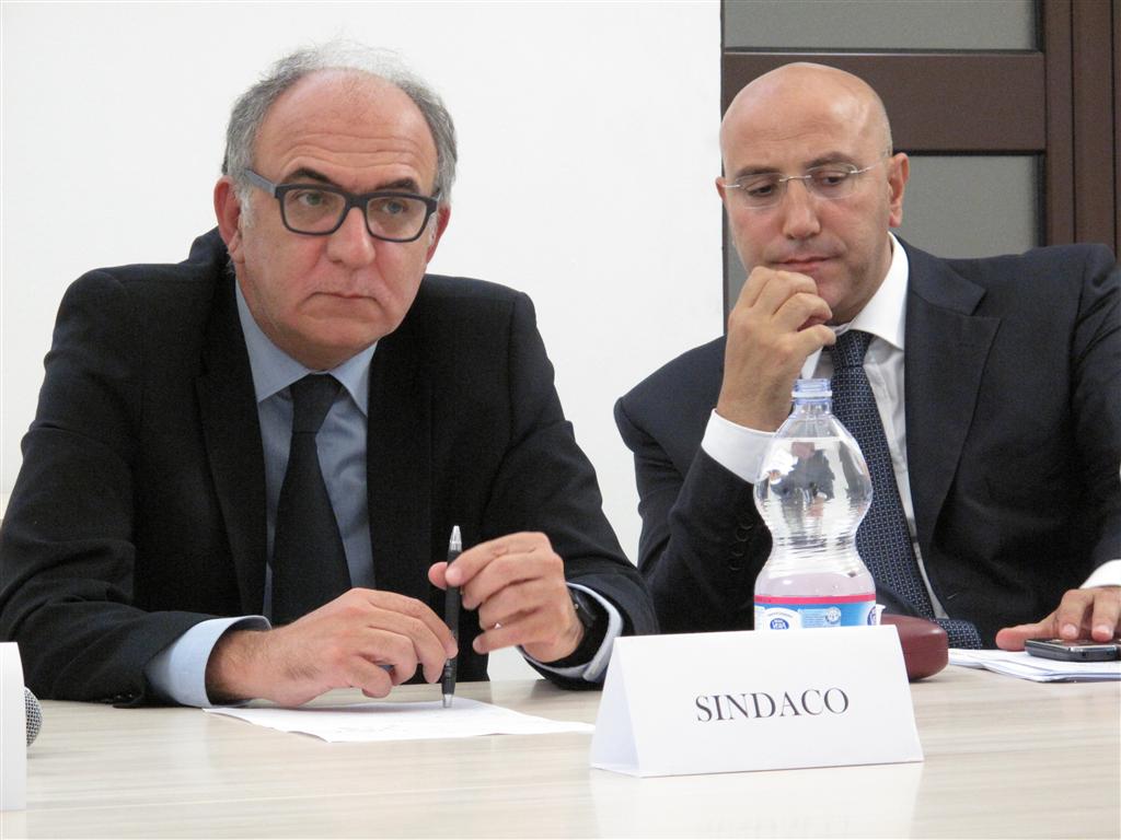 "Non è incompatibile" "Non è incompatibile"