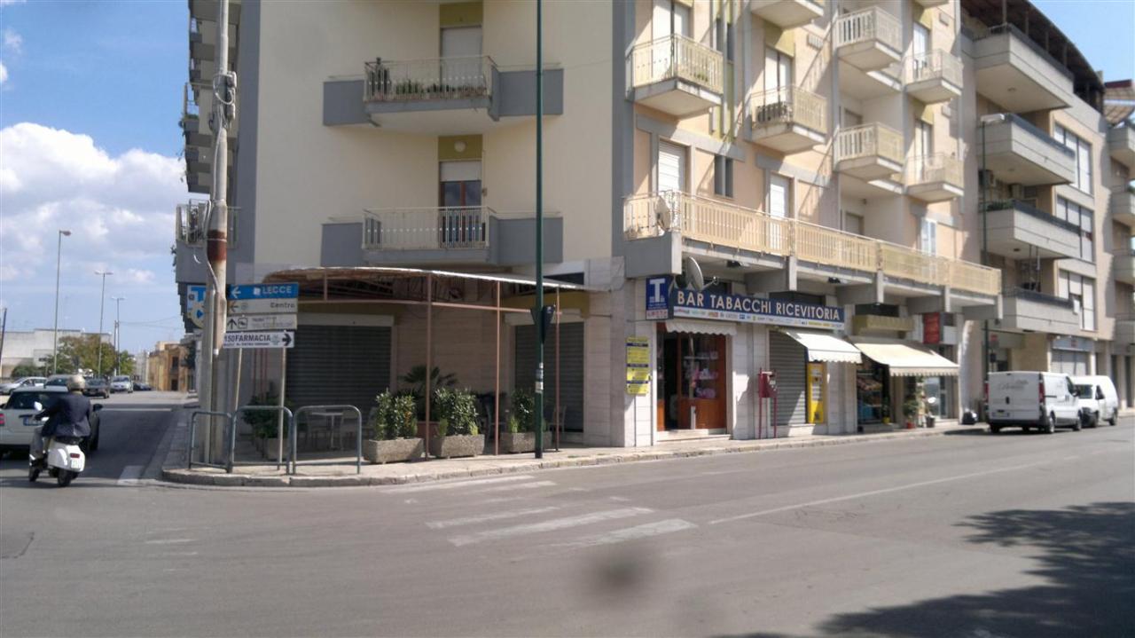 Furto alla tabaccheria Contaldo, guardia giurata spara due colpi in aria ma i banditi non si fermano