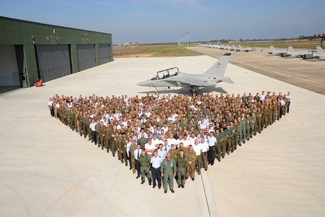 Al 'Fortunato Cesari' il nuovo aereo di addestramento T-346A Al 'Fortunato Cesari' il nuovo aereo di addestramento T-346A