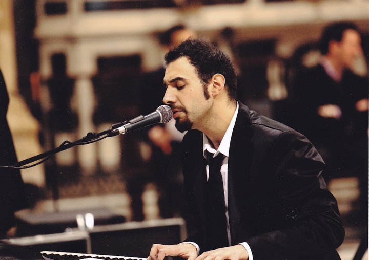 &quot;Se bruciasse la città..io continuerei a cantare&quot;