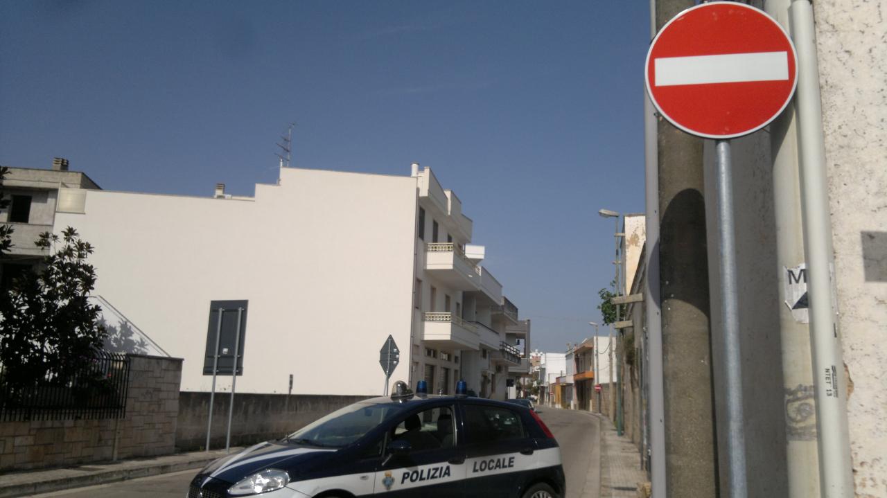 Via Val d'Aosta ora è a senso unico in uscita da Galatina