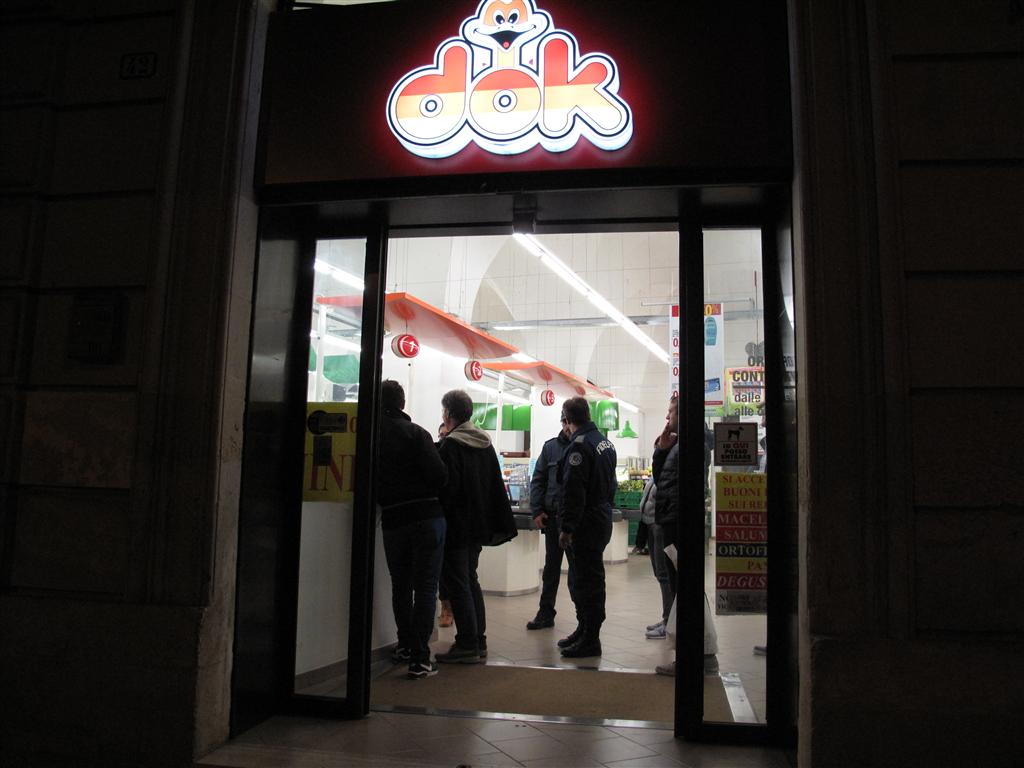 Rapina al supermercato Dok di via Liguria